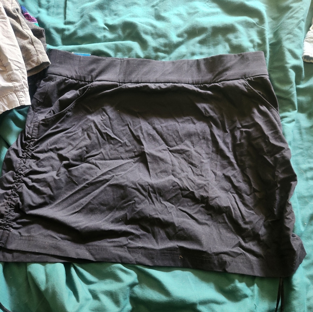 Columbia Black Skort Lightweight Moisture-Wicking
